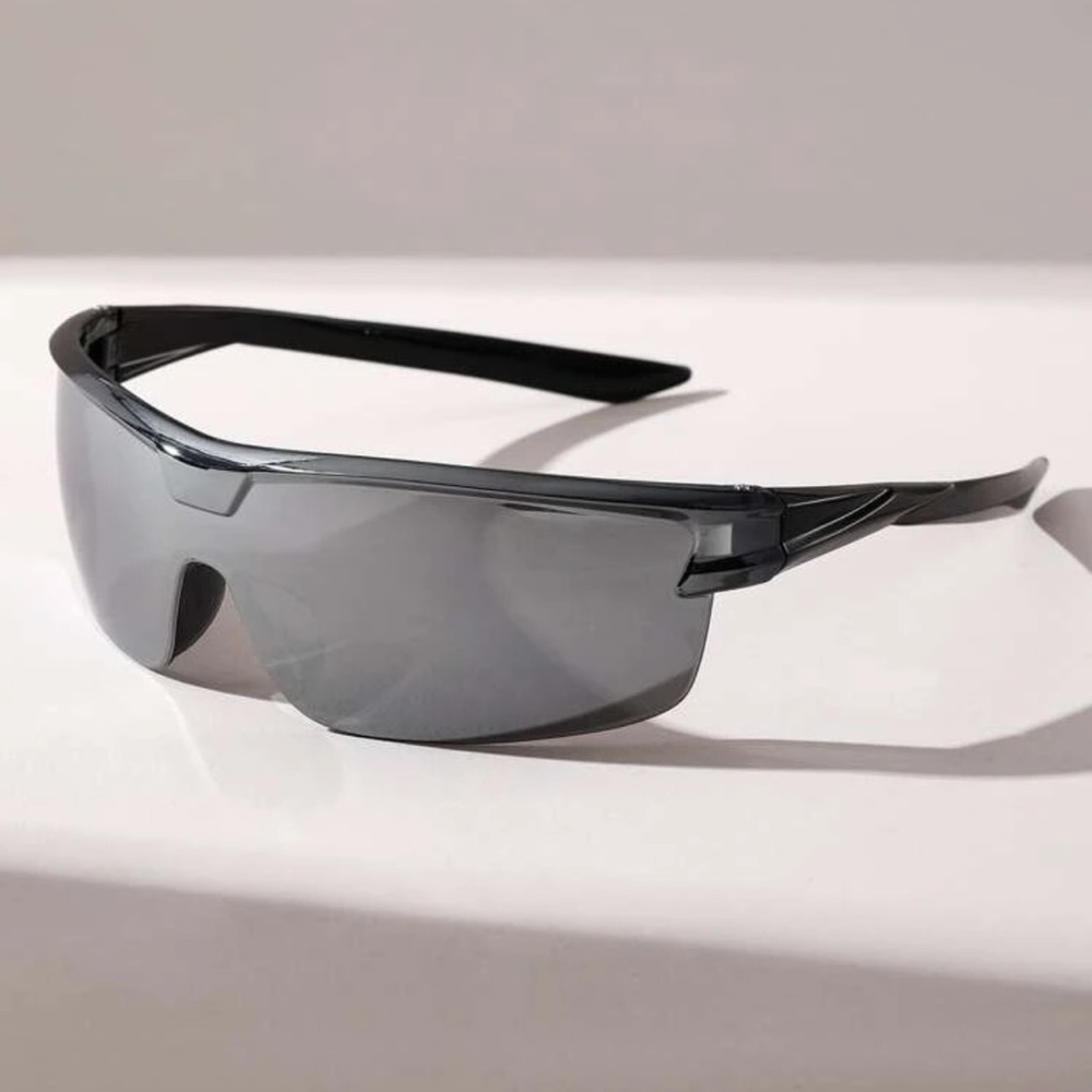 Trendy fashion sunglasses
